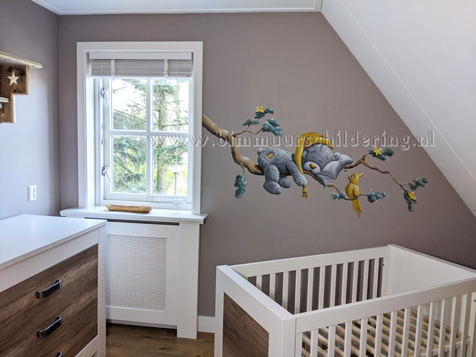 lieve babykamer muurschildering