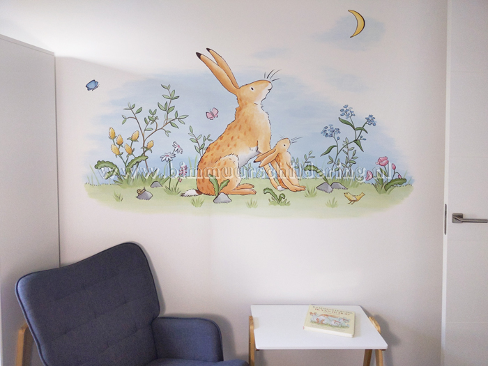 hazeltje grote haas kinderkamer muurschildering